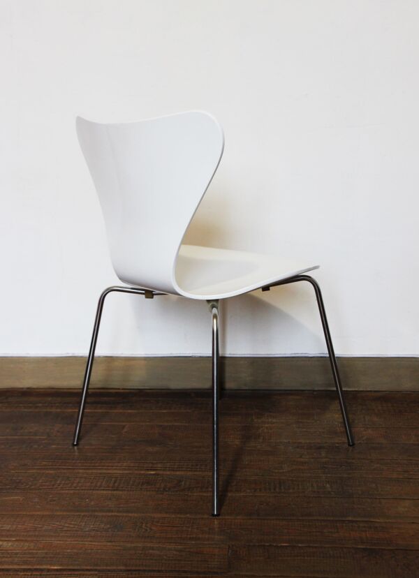 Chaise 3107 dite série 7 par Arne Jacobsen, 1967