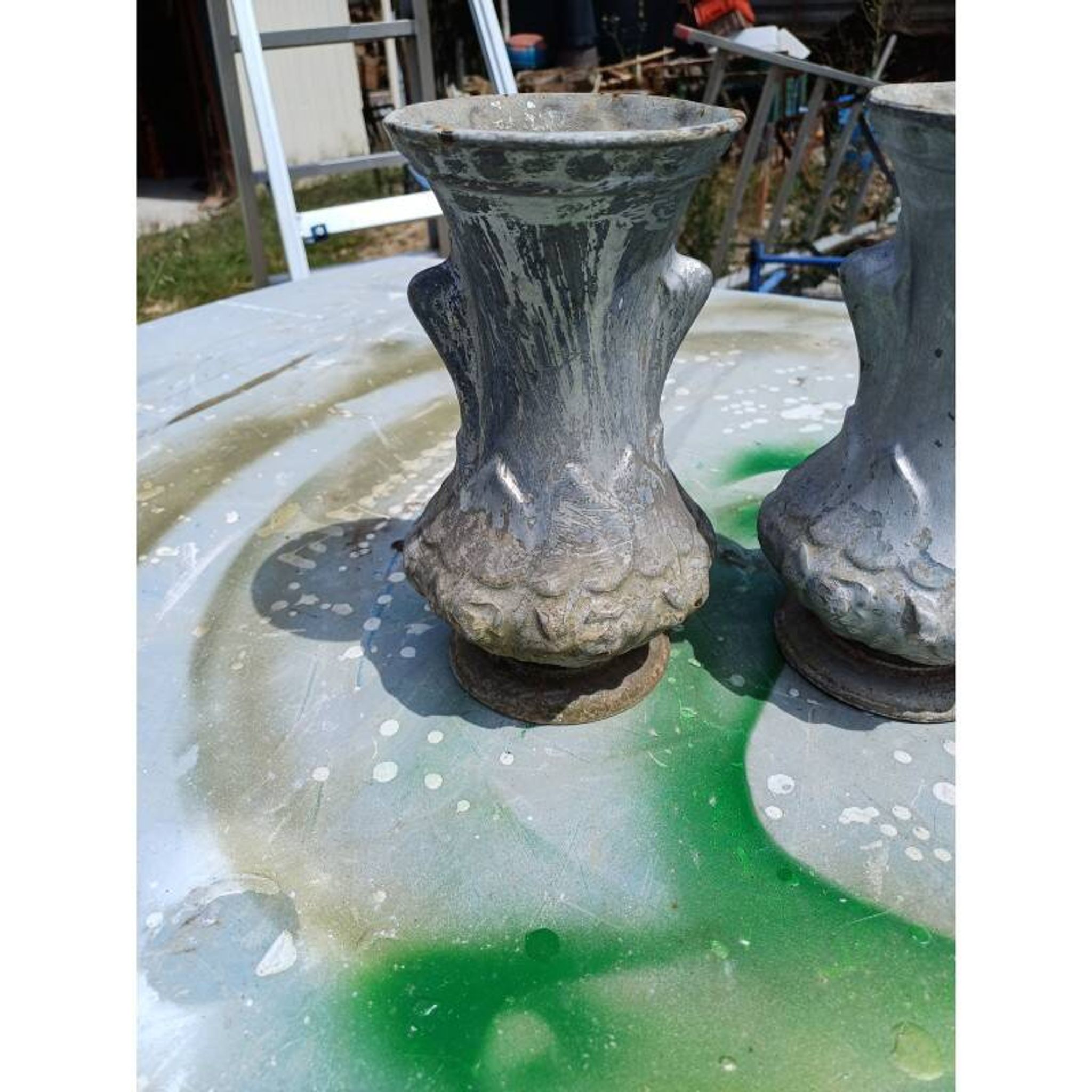 2 pairs of cast iron vases 1900 Charleville-Mézières