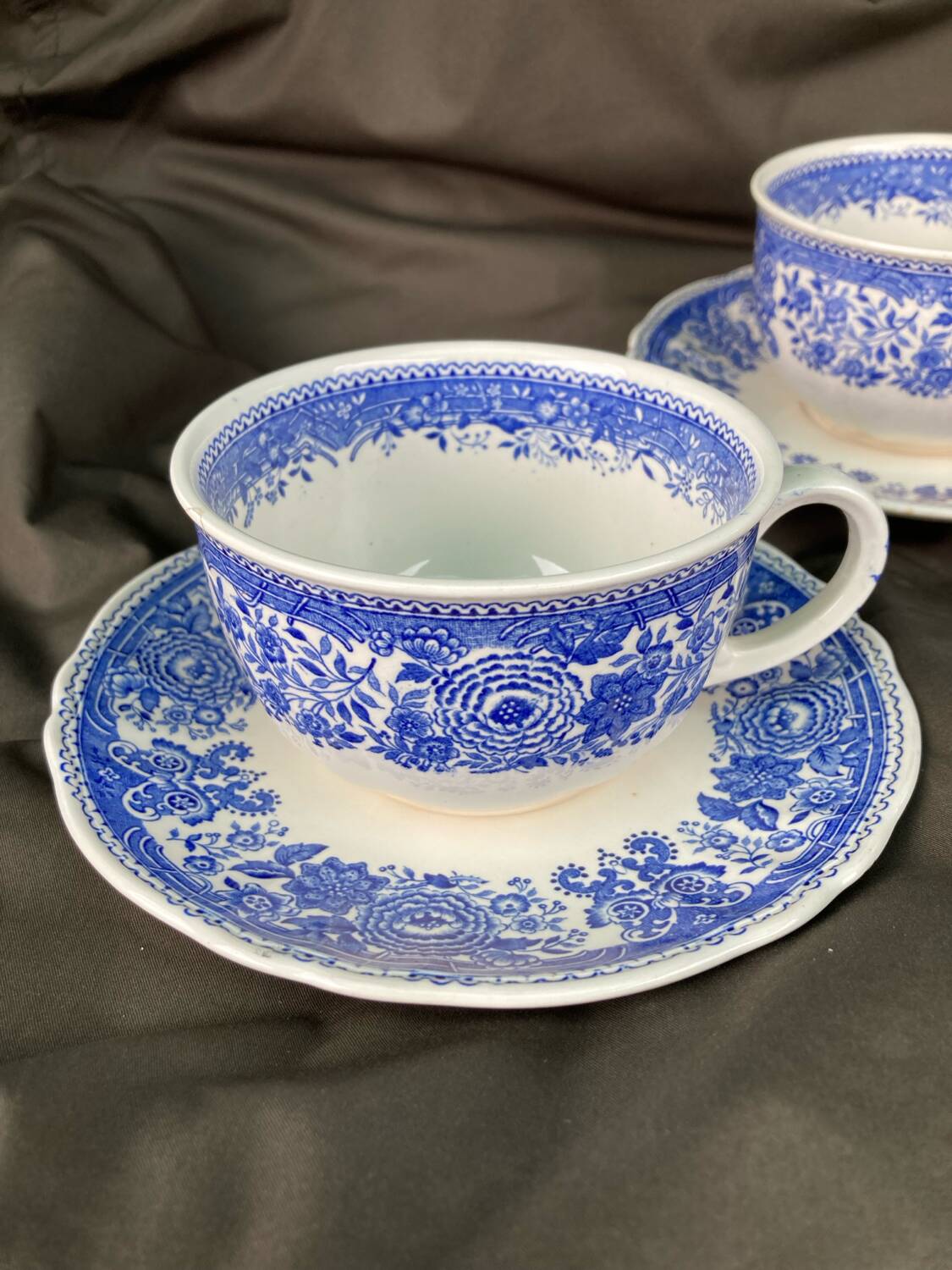 Villeroy and Boch Burgenland head to head breakfast cups blue