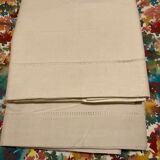 2 white métis sheets