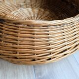 Grand panier en osier tressé