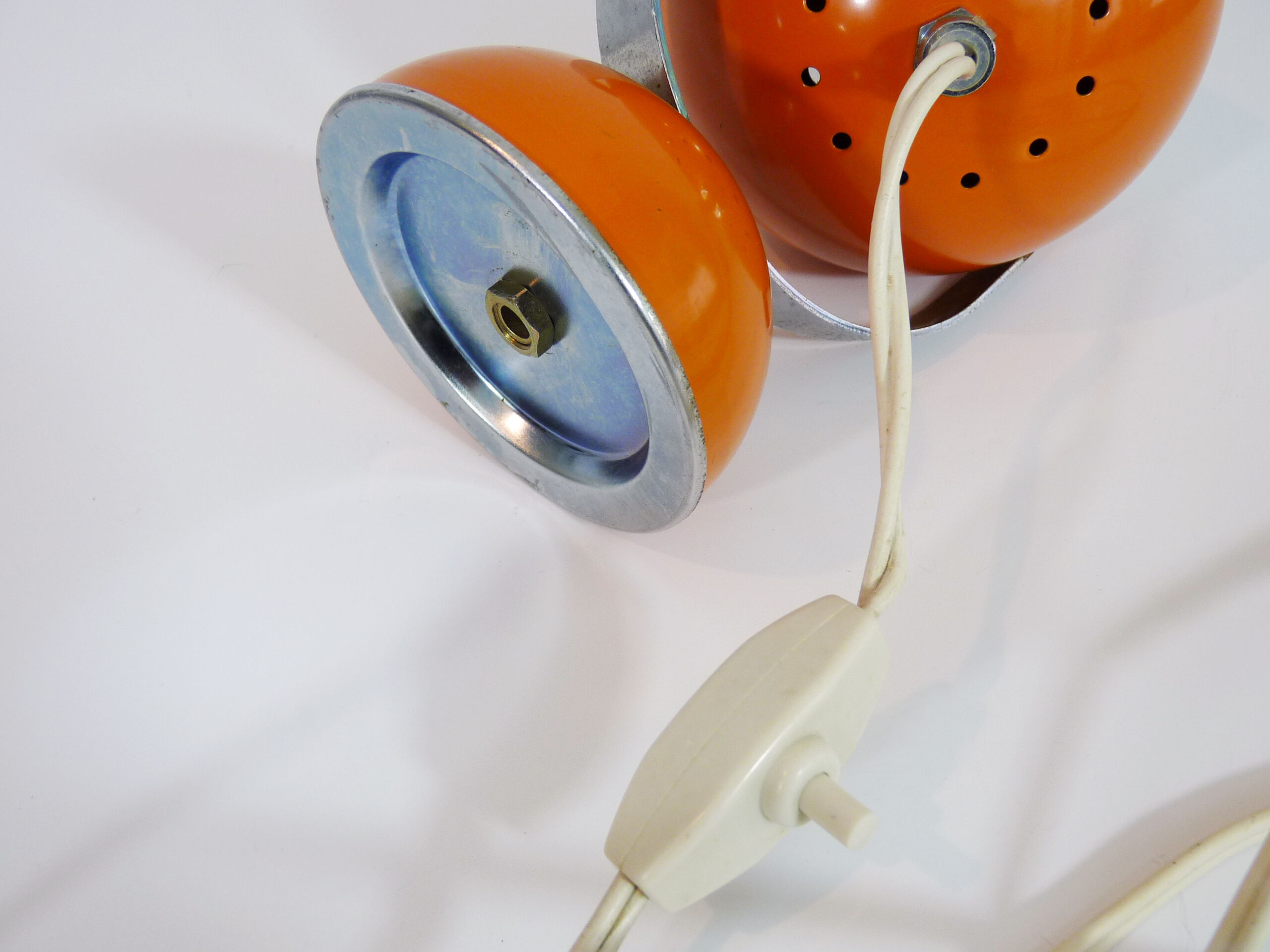 Orange eyeball desk lamp, orientable globe. Year 60 70