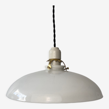 Suspension vintage en opaline