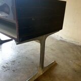 Commode double face à corps quadrangulaire de Raymond Loewy