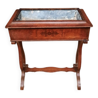 Mahogany planter