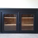Old showcase