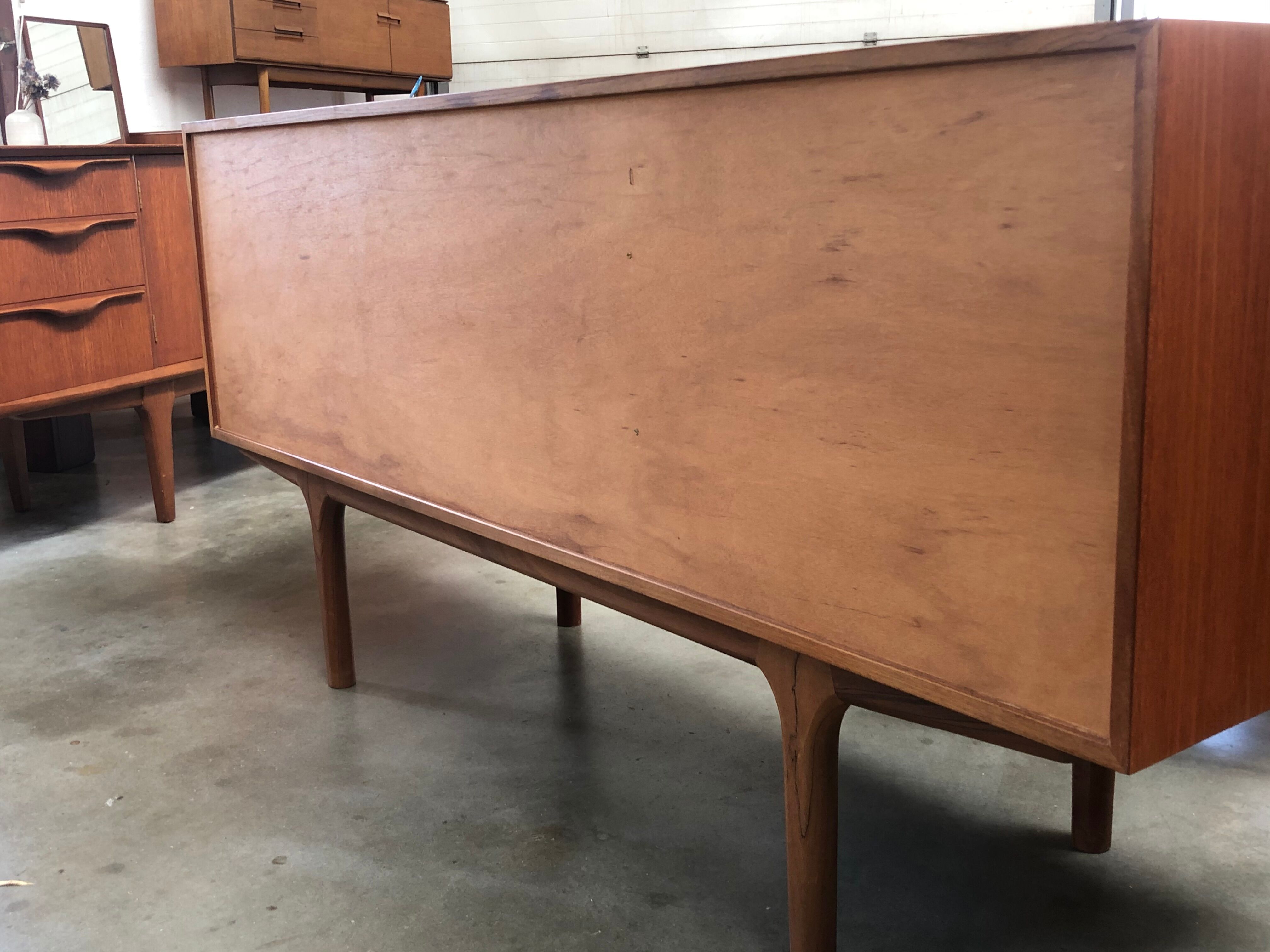 Enfilade par McIntosh * 152 cm