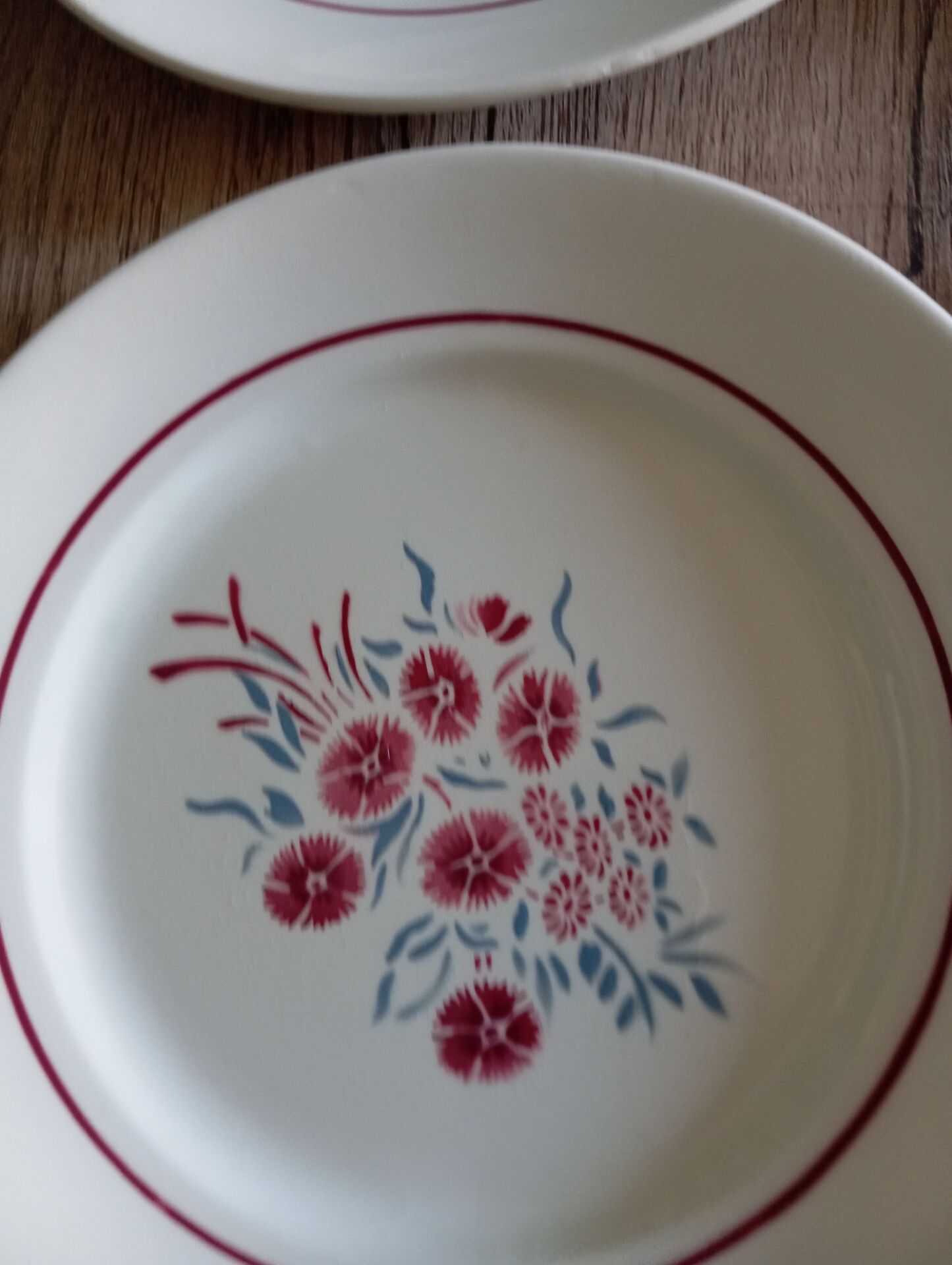 6 flat plates model Francine. Badonviller. Very good condition.