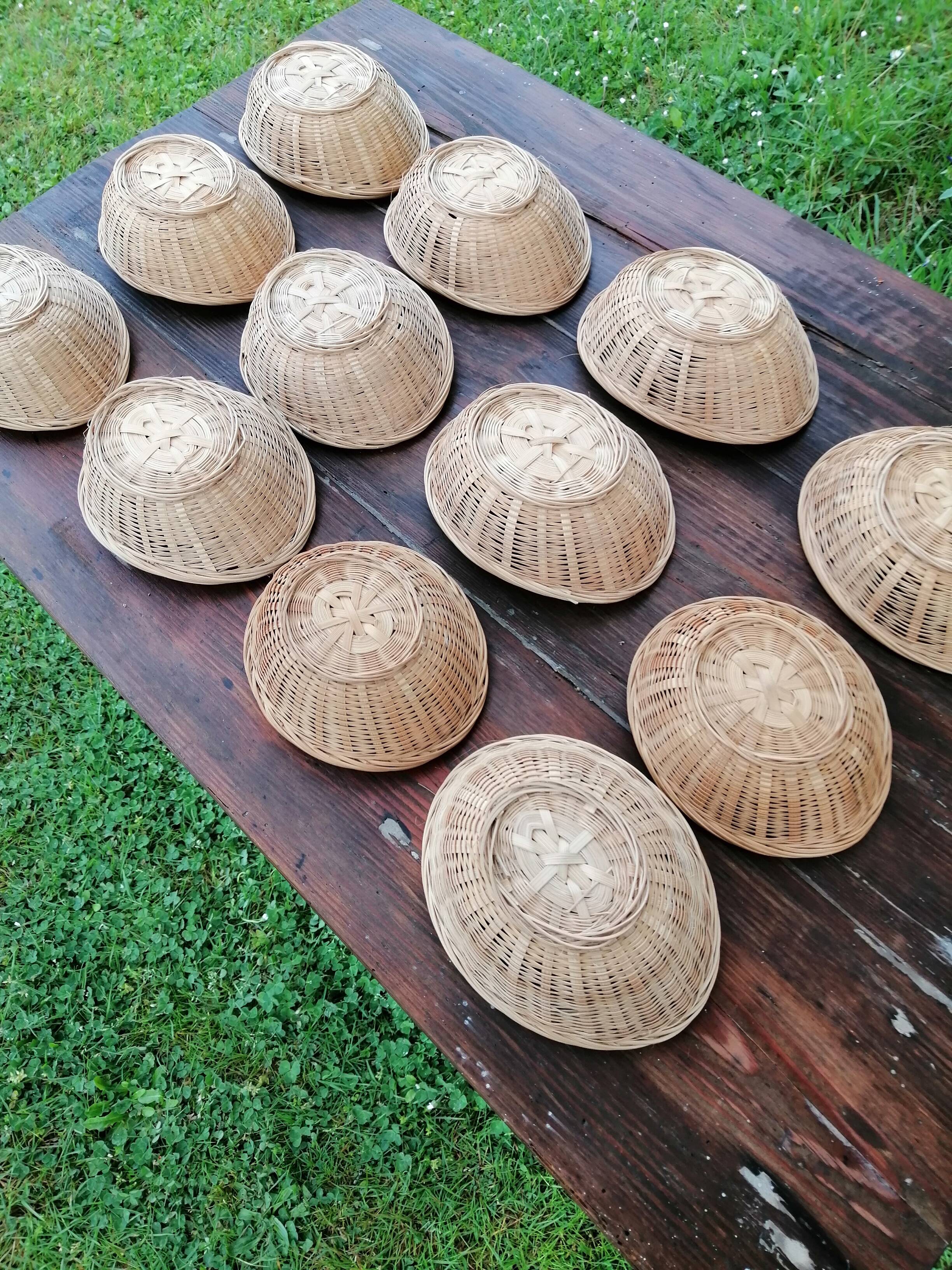 Set of 12 wicker restaurant bread baskets
