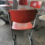 Set de 14 chaises vintages empilables