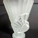 Vase aux ''colombes'' opalescent Art Déco