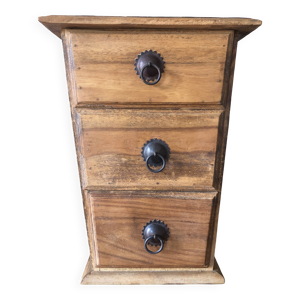 Petit meuble à tiroirs