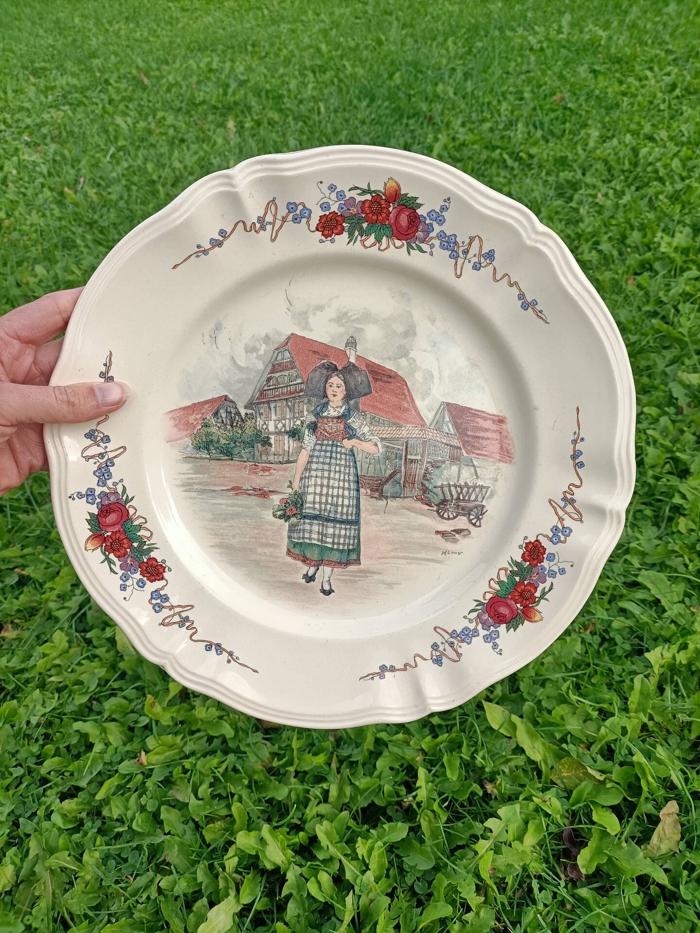 Large dish Obernai Sarreguemines