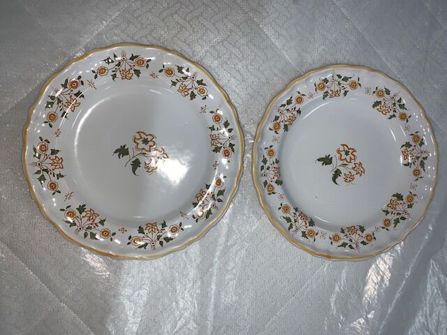 Trench tureen and its 2 plates