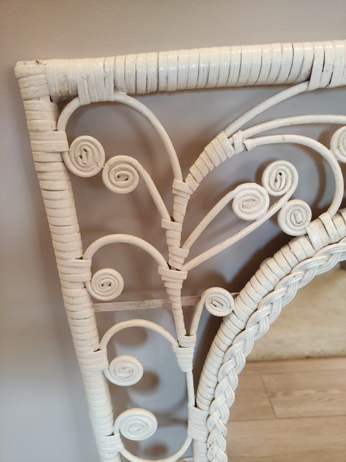 White rattan mirror peacock style 60x77cm