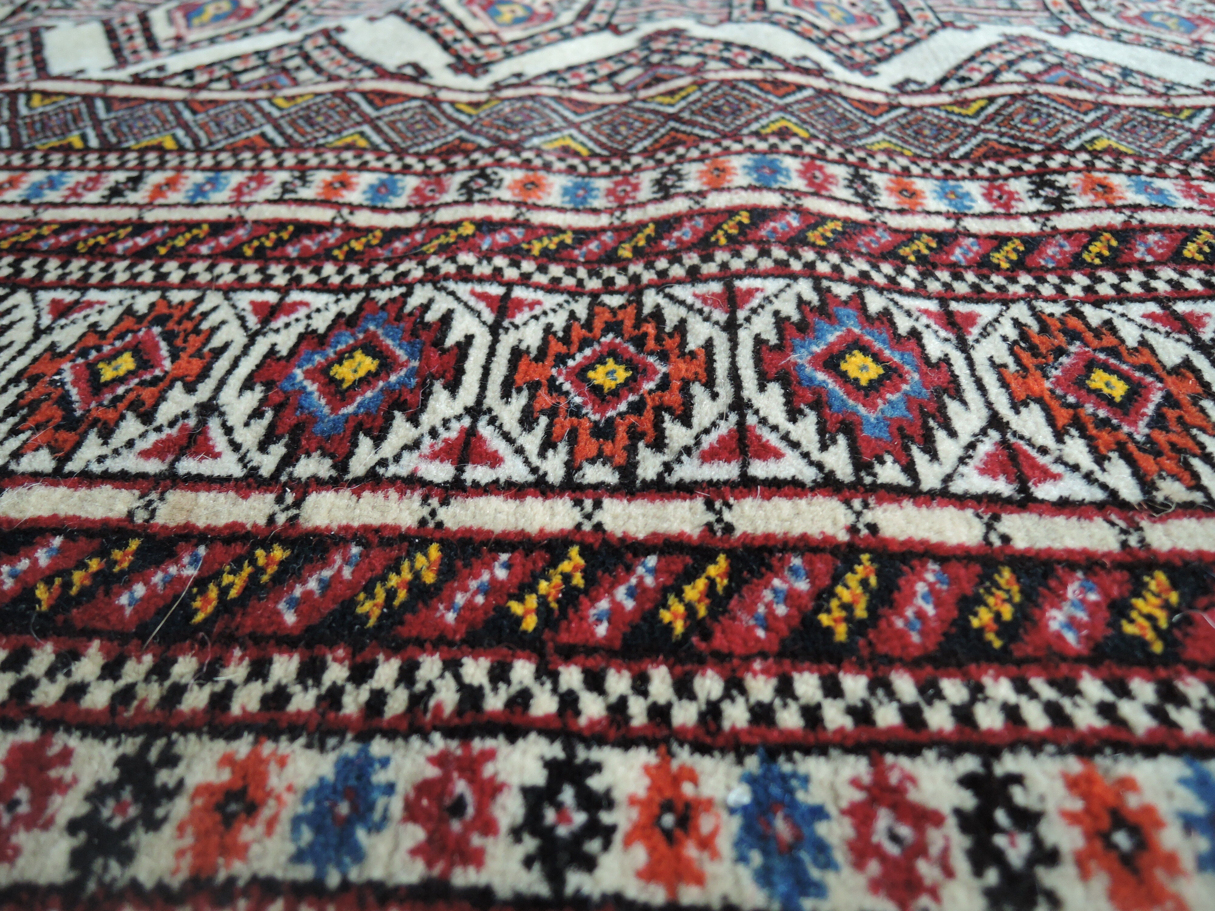 Persian rug is hand color natural 129x196cm