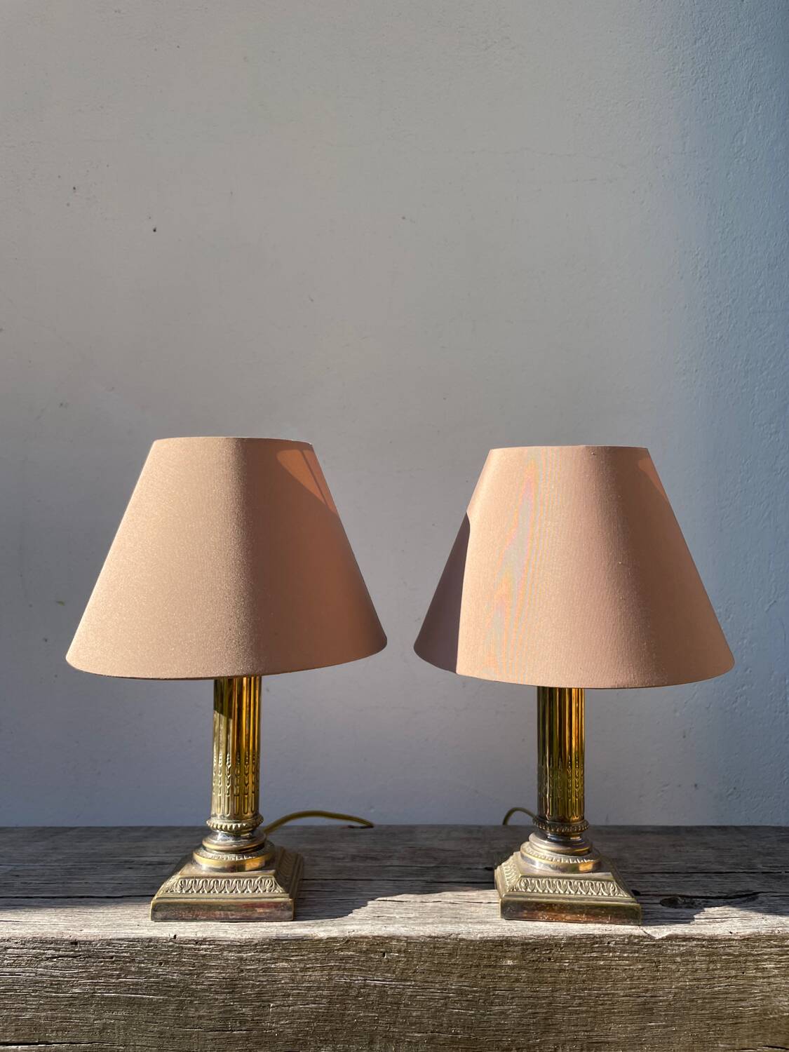 Paire de lampes en métal argenté Louis XVI Cailar Bayard XIXek