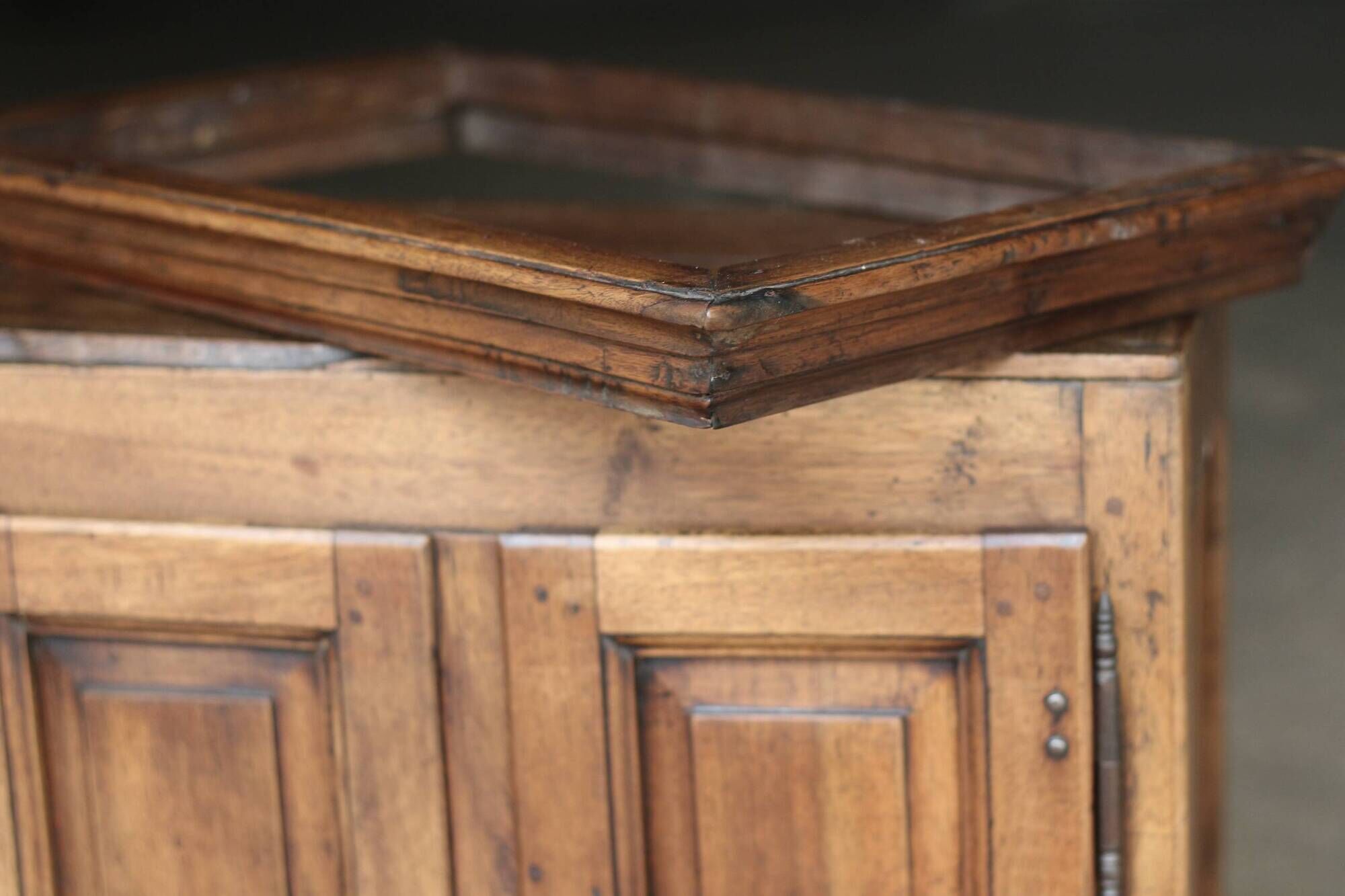 Rare: walnut display cabinet (circa 1900). Very beautiful patina.