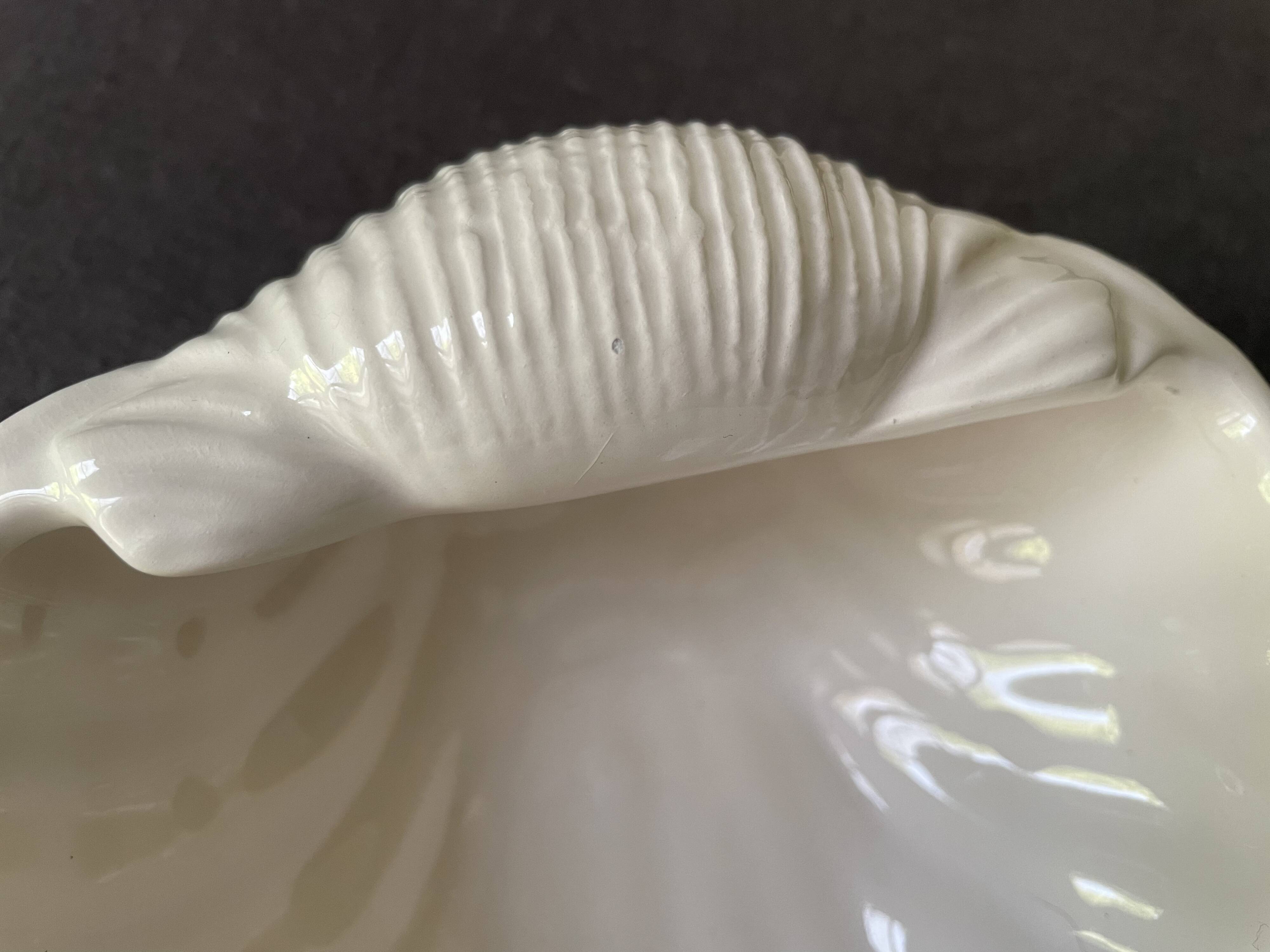 Ceramic shell emptier