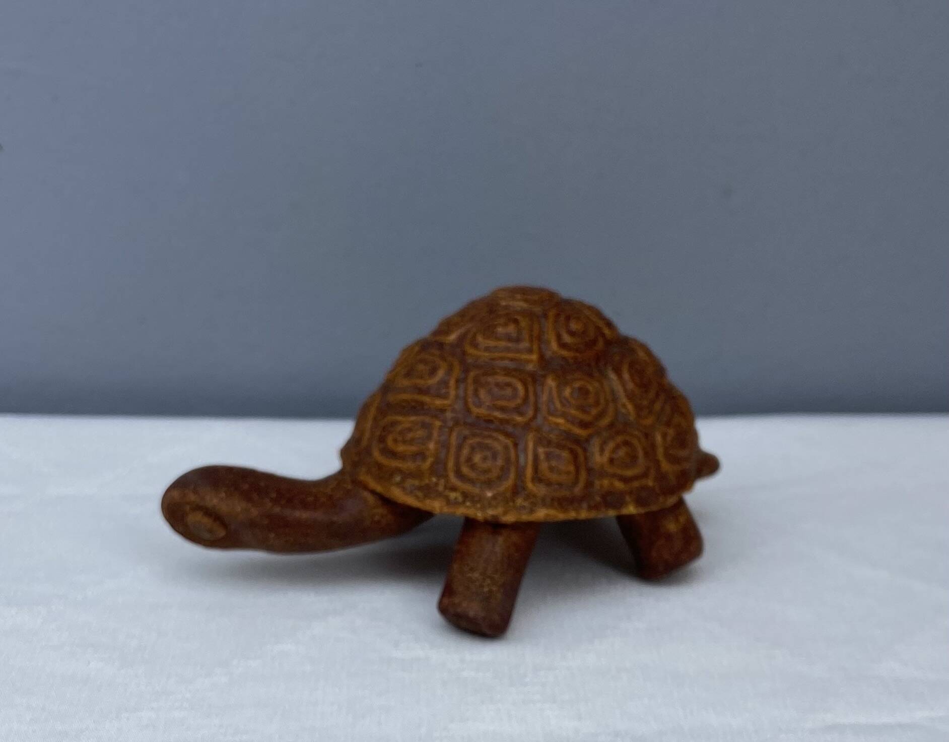 Accolay turtle, ceramic sculpture