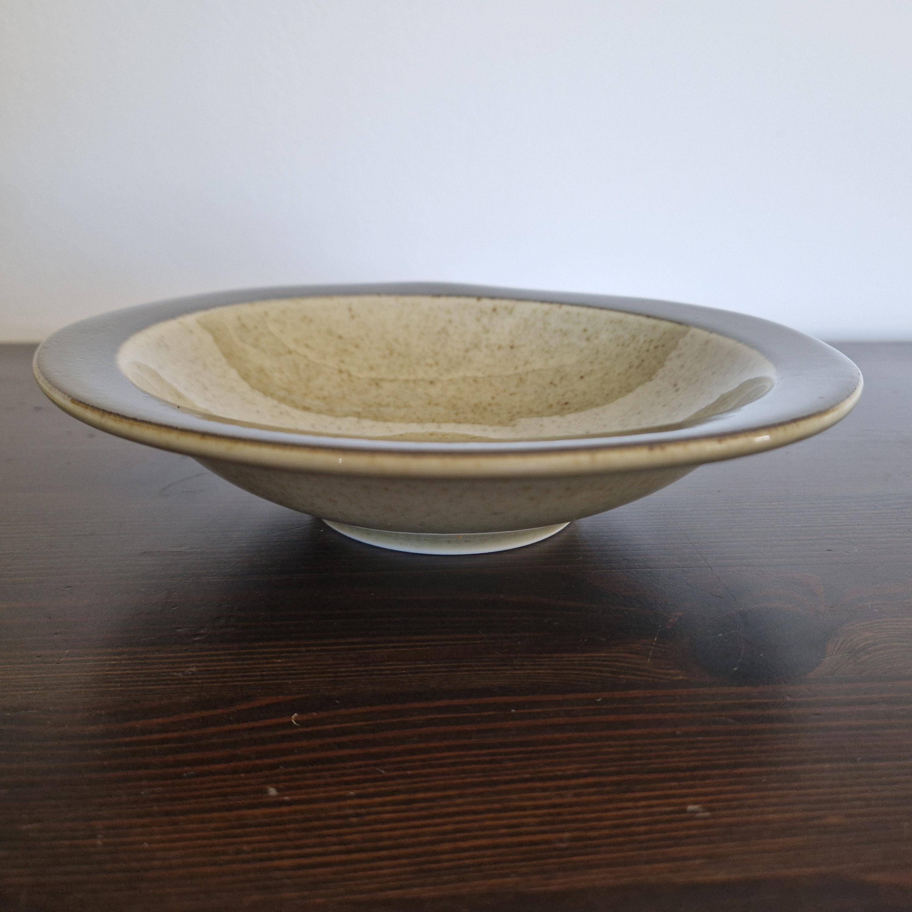 46-piece table service porcelain from the Lot, Virebent workshop.