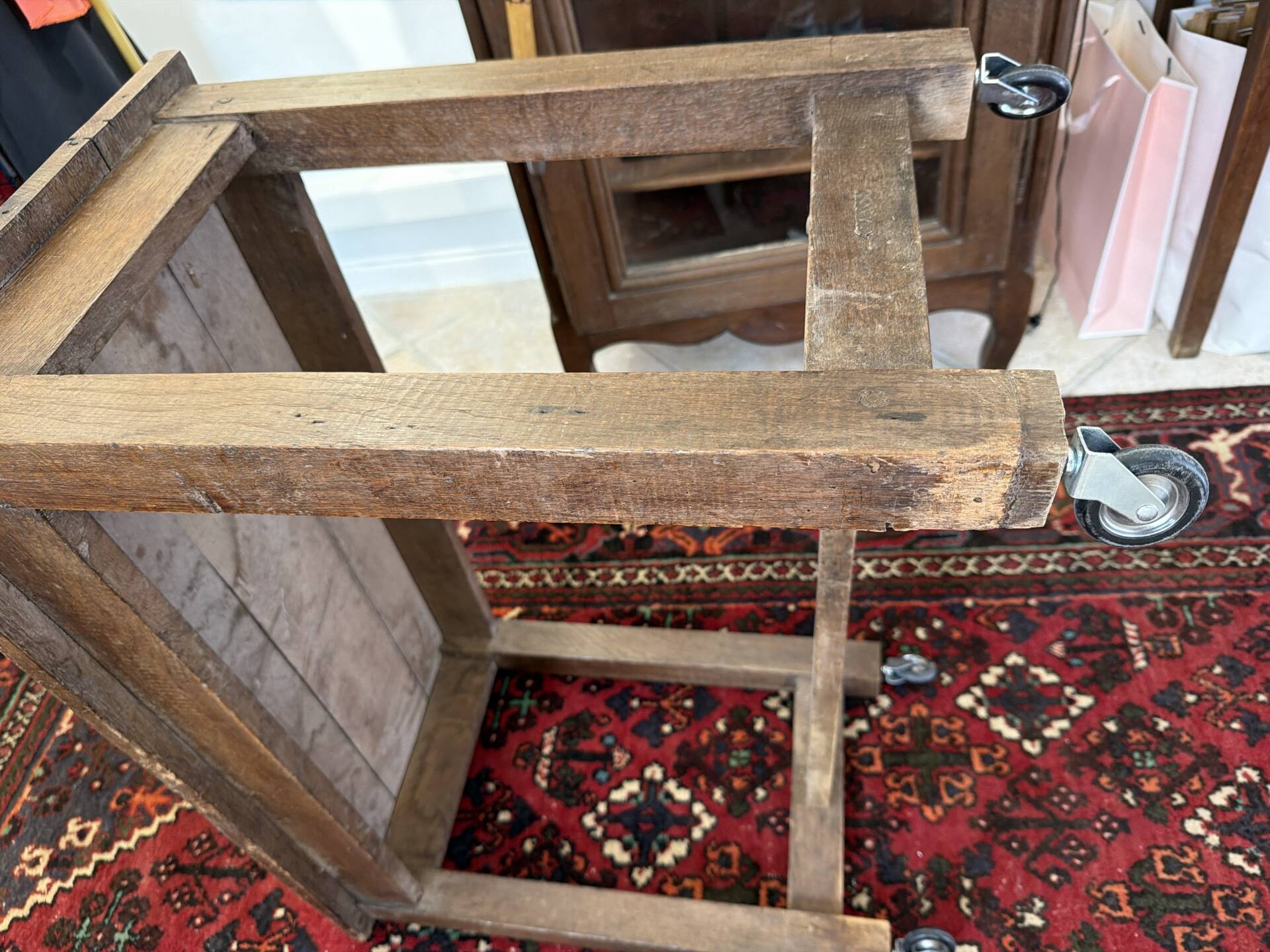 Petite table de ferme ancienne en bois massif – Patine authentique