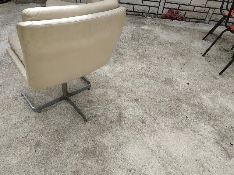 3 armchairs Raphael Raffel