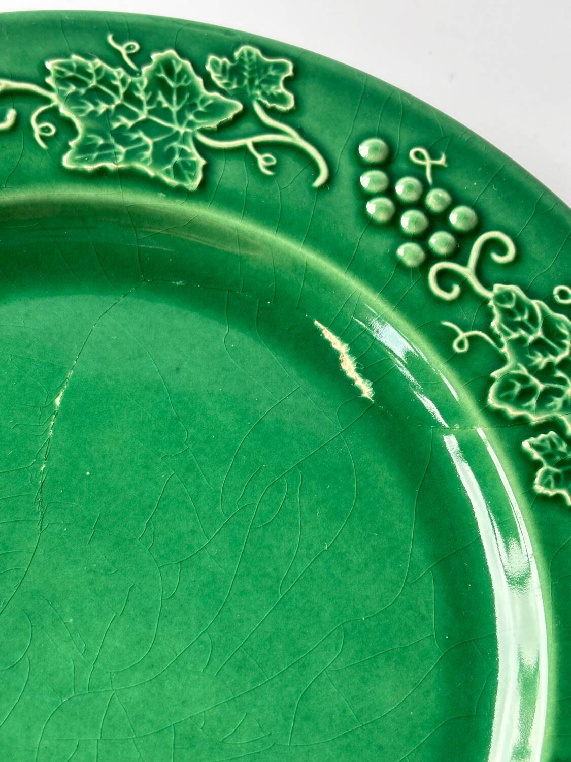 Vintage green dessert plates “Vines”