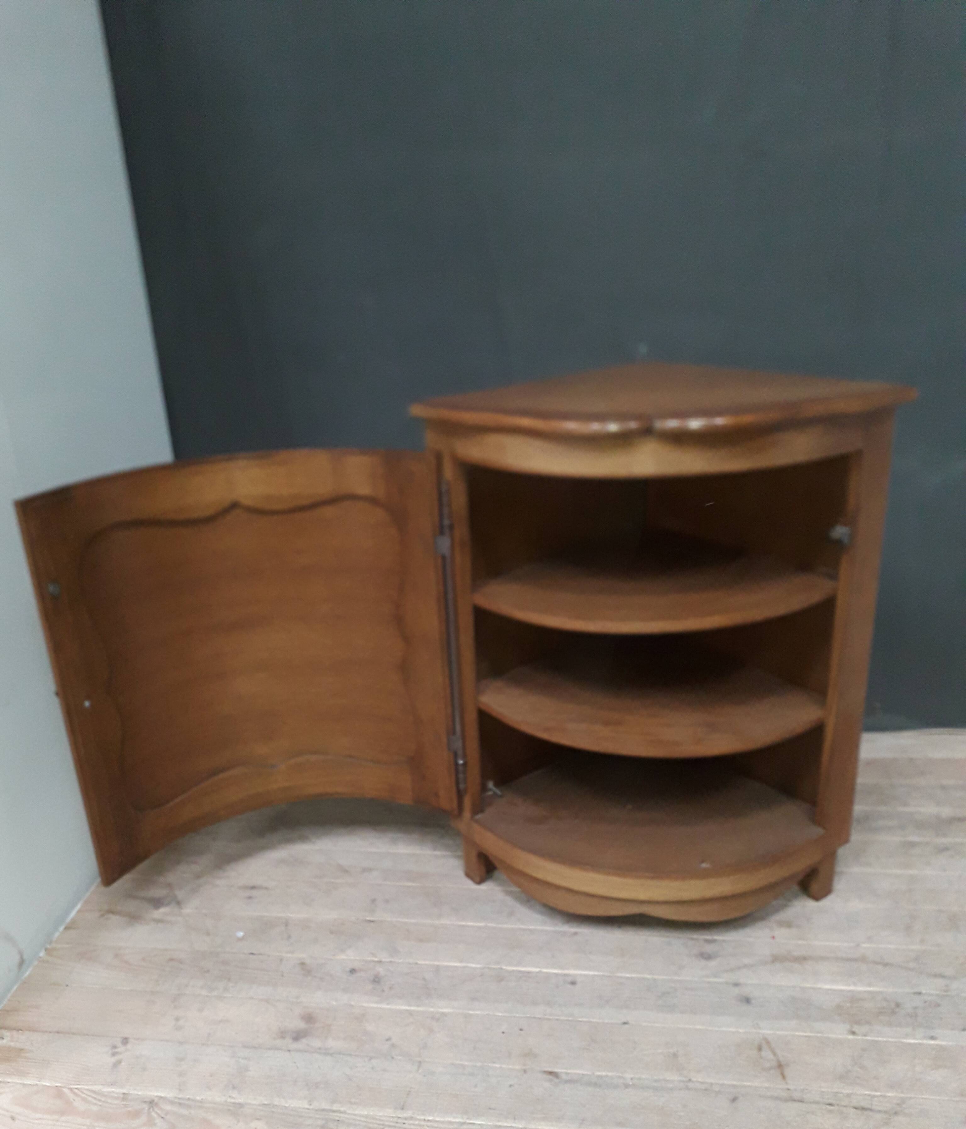 Meuble d'angle à une porte