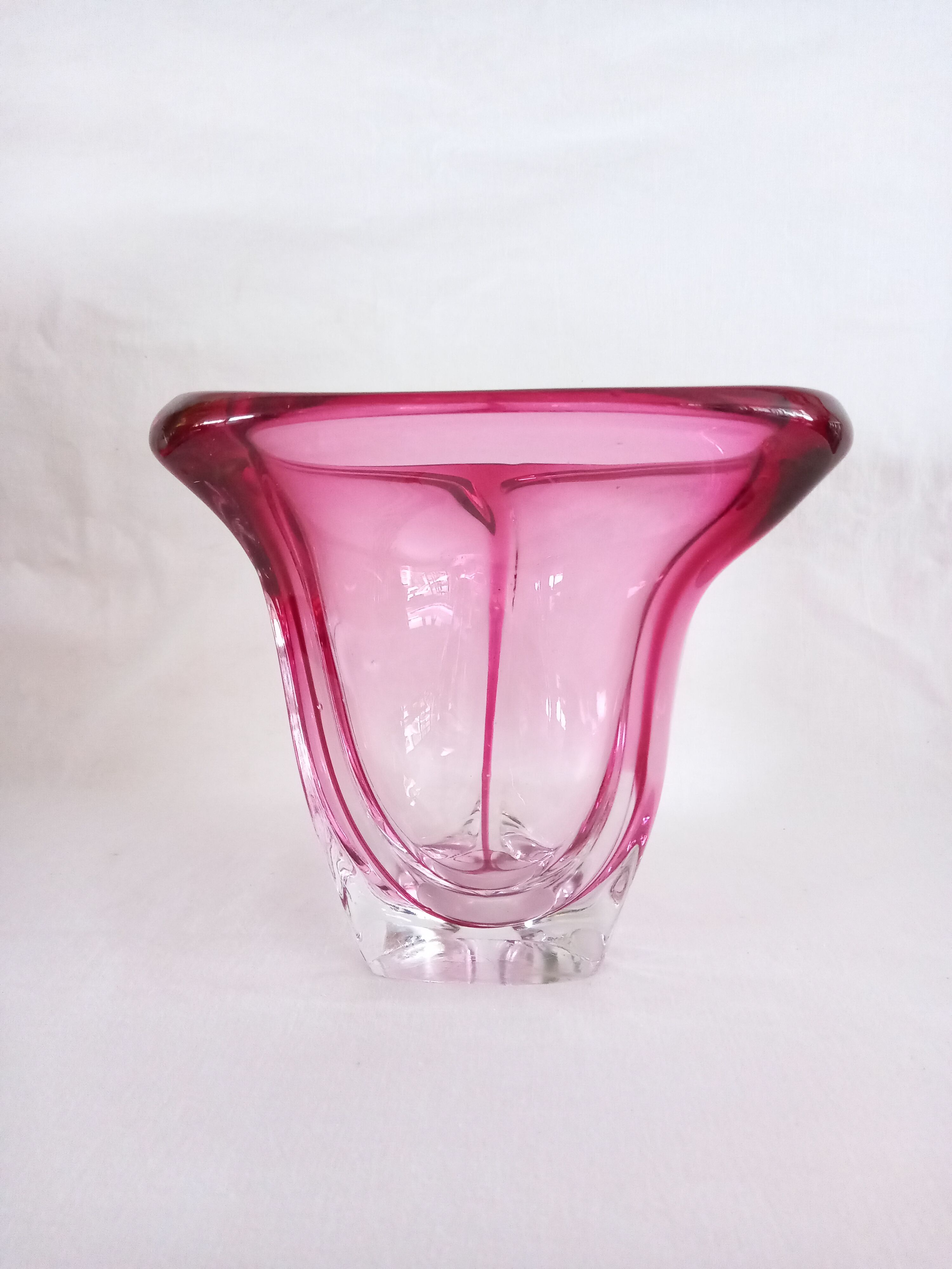 Vase Studio Cristal de Val st Lambert in Rose Cranberry