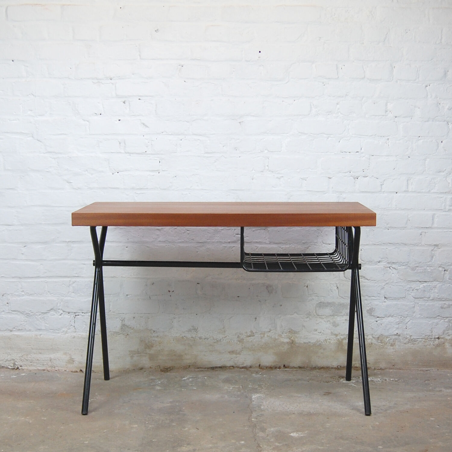 Vintage Johnny desk by Pierre Guariche for Meurop 1963