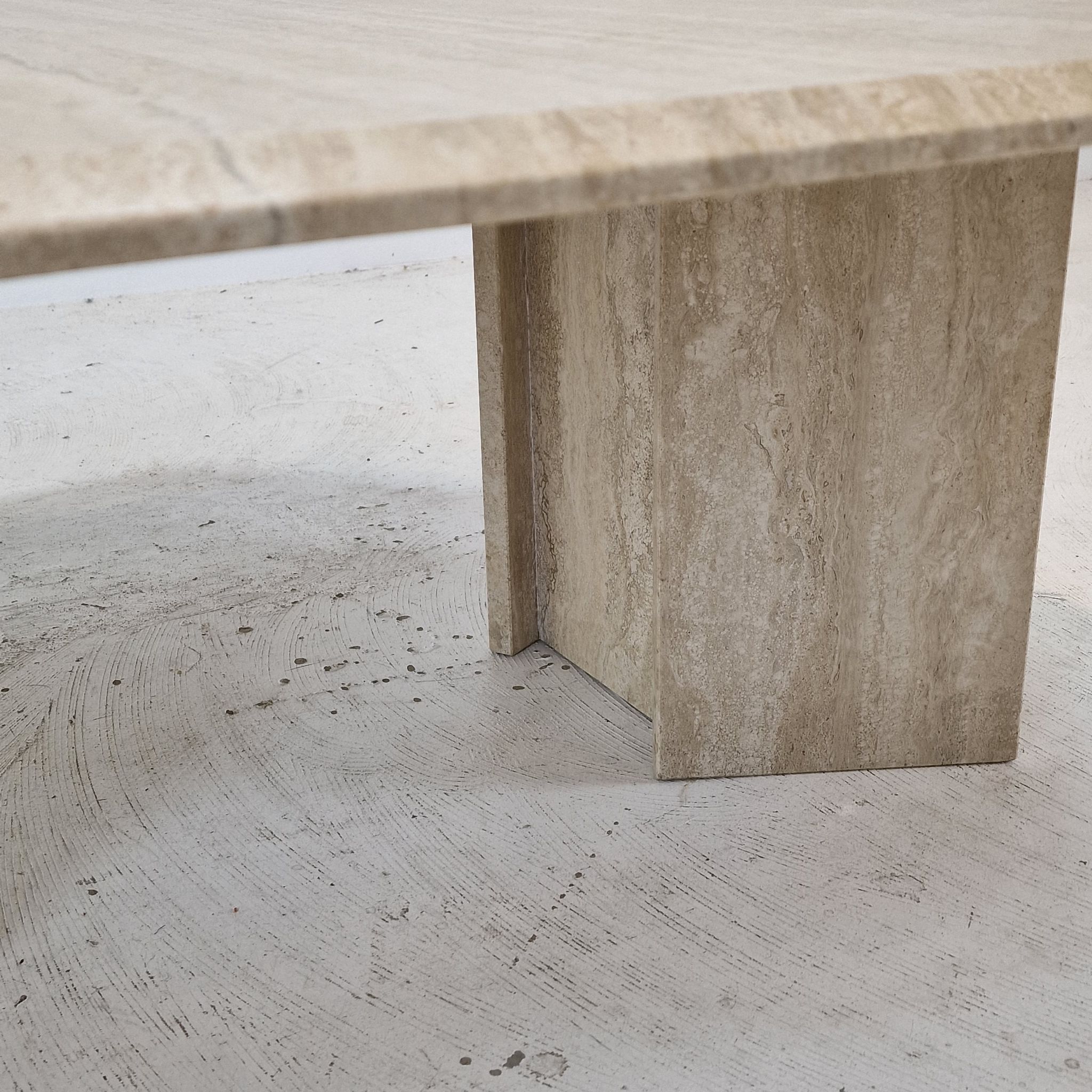 Table basse octogonale italienne en travertin, années 1980