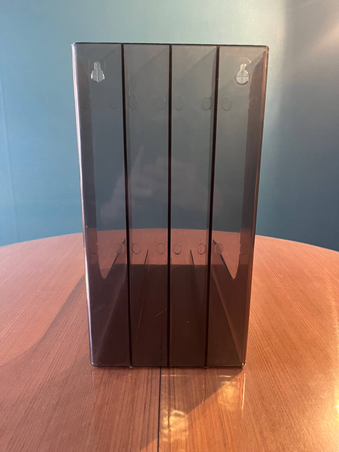 Vinyl holder for storing 33 rpm vinyl records