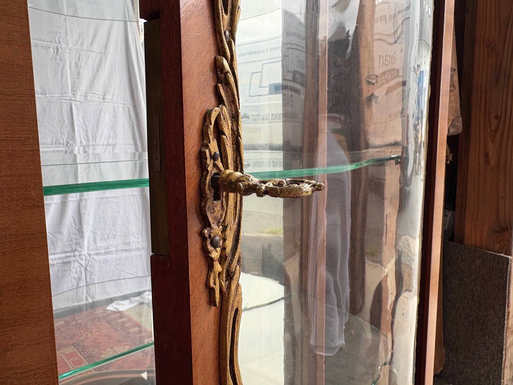 Louis XV/Transition style display cabinet in wood and gilt bronze