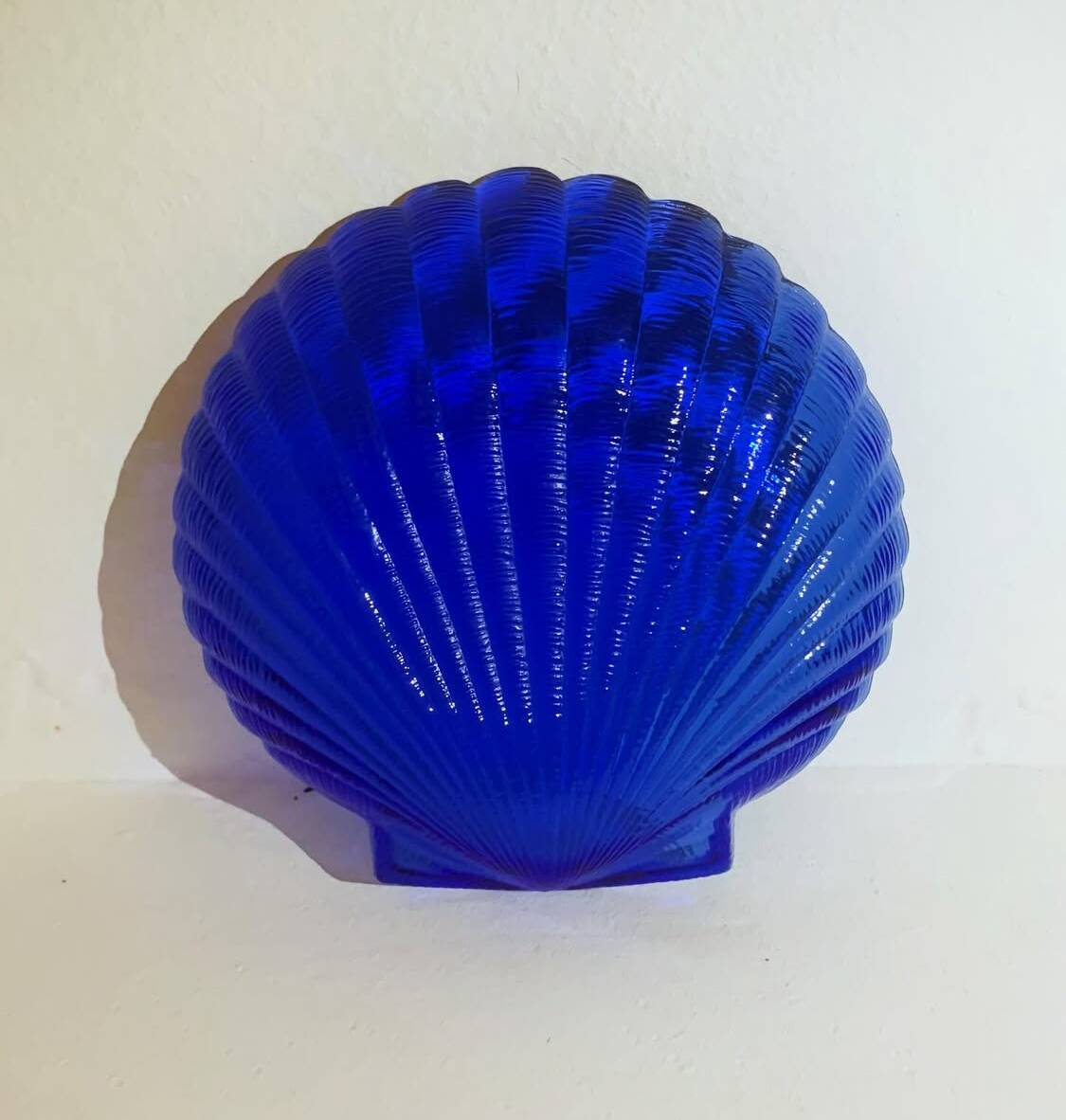 Vintage shell catchall