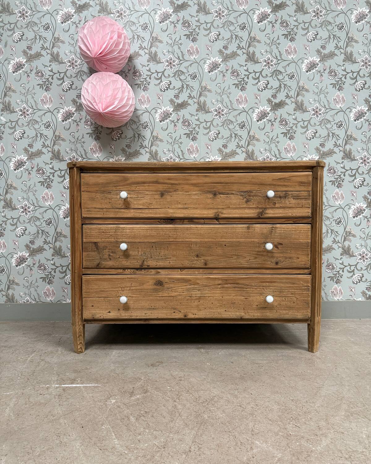 Commode campagne chic rénovée