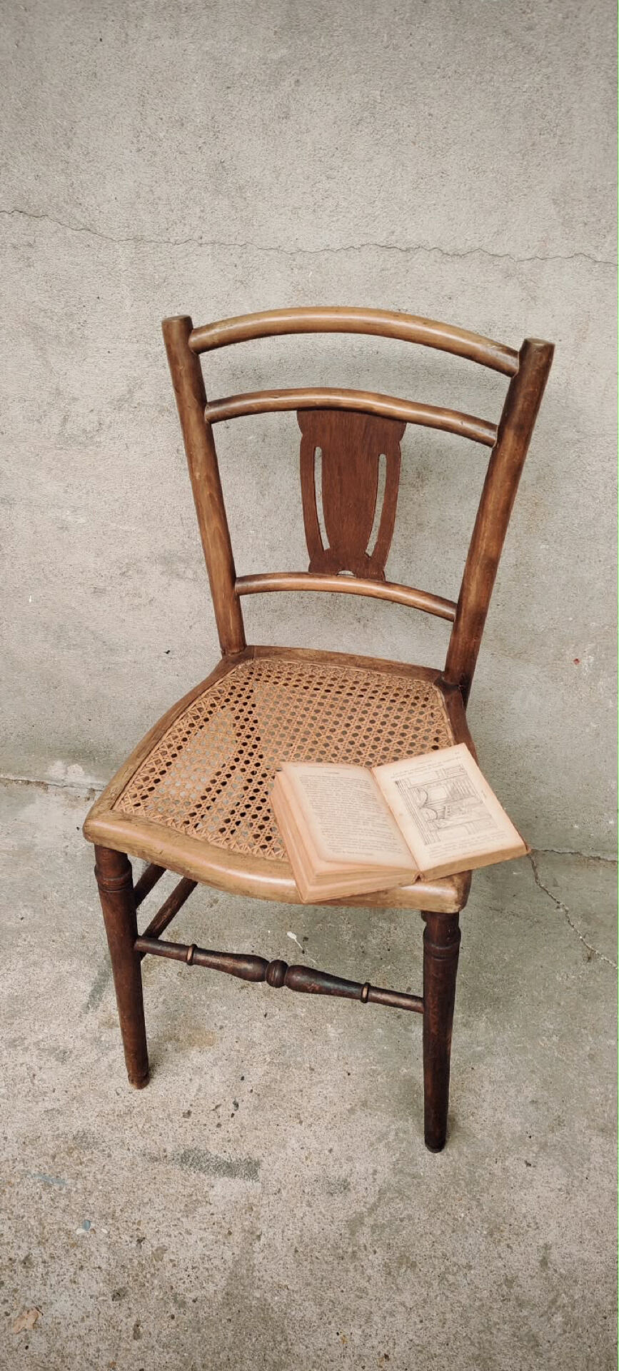 Chaise bistrot avec cannage 