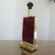 Lampe en laiton et plexiglas bordeaux années 70