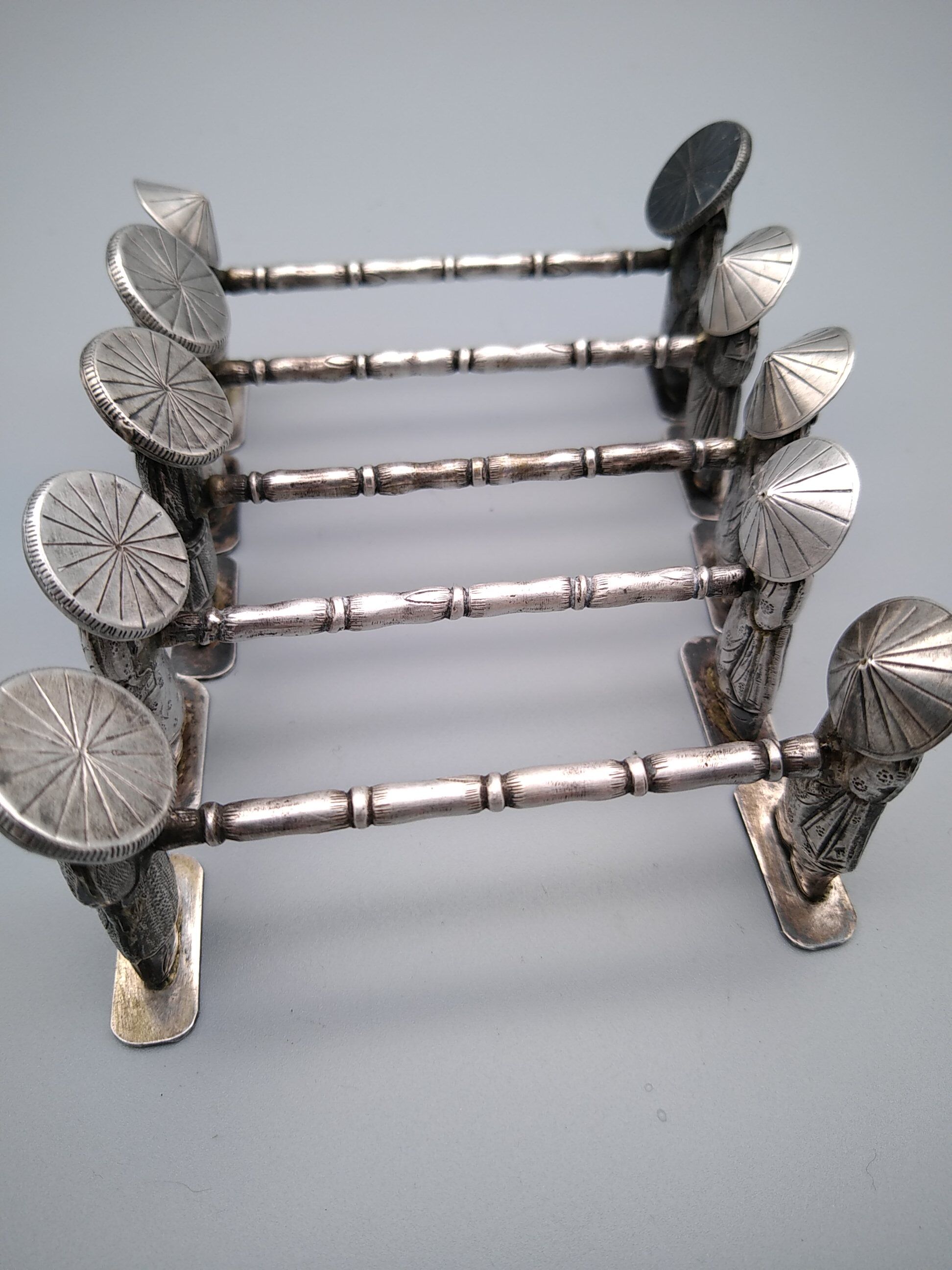 Knife holders and 2 toothpick doors.