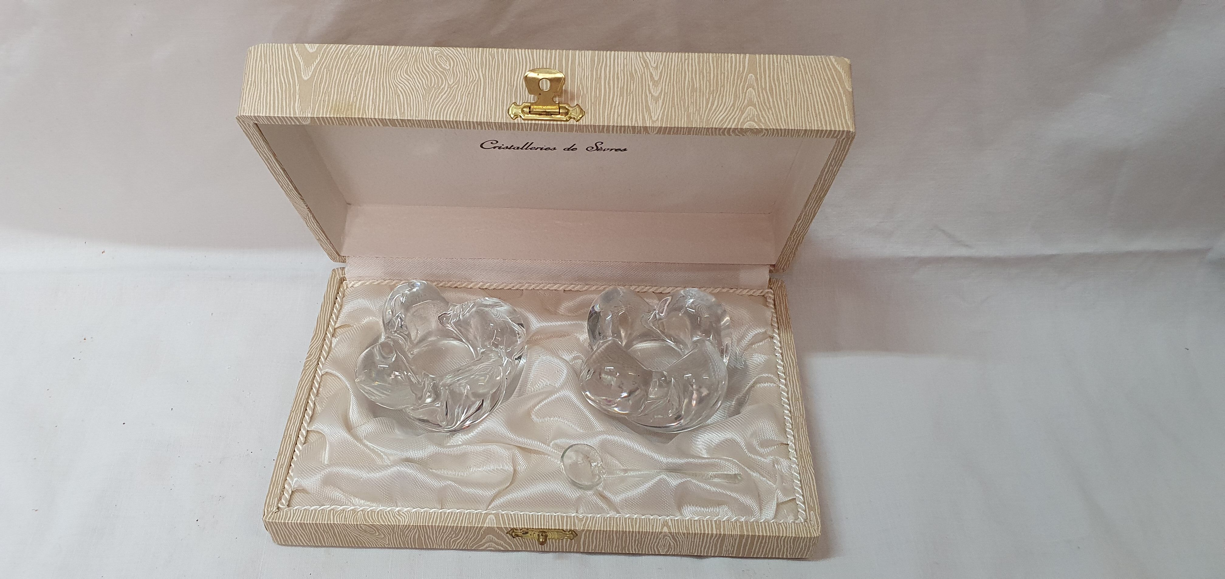 Salter crystal of sèvres