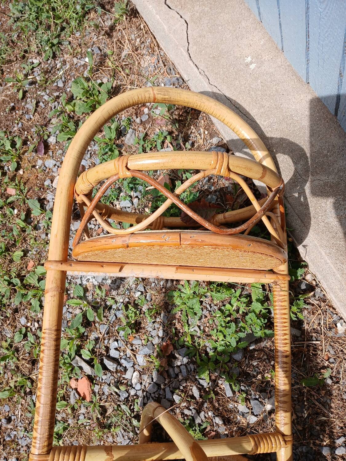 Vintage rattan bottle holder/server