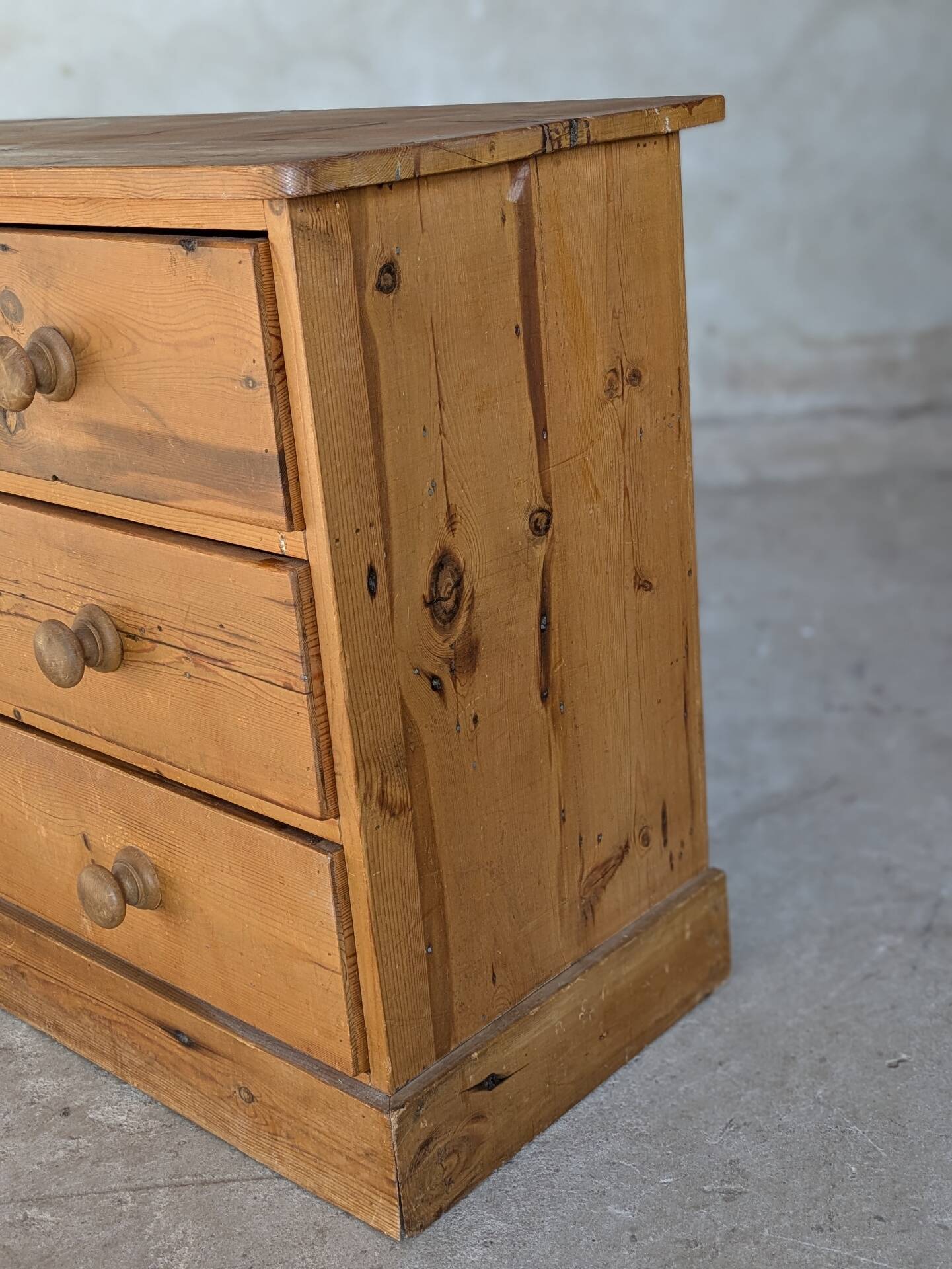 English pine chest of drawers
