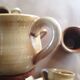 Lot de 7 tasses à café jaunes en grès vintage