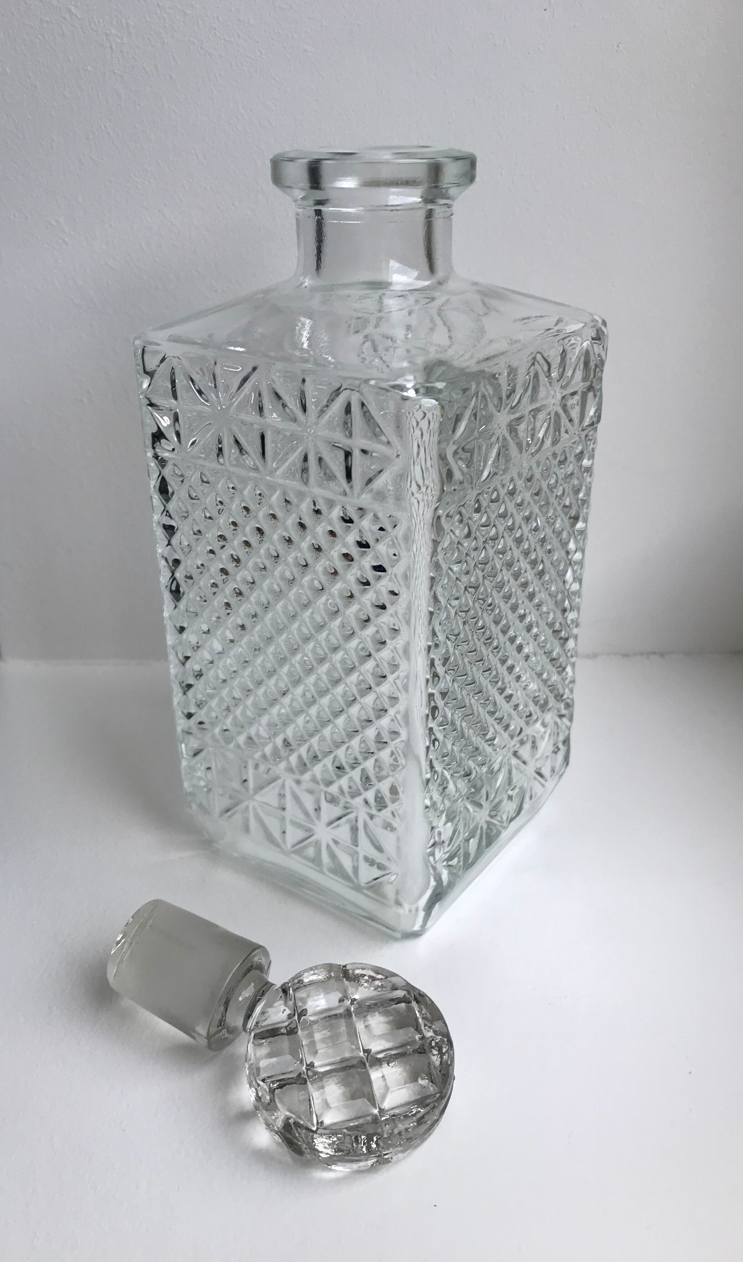 Whisky decanter with round cap 70s