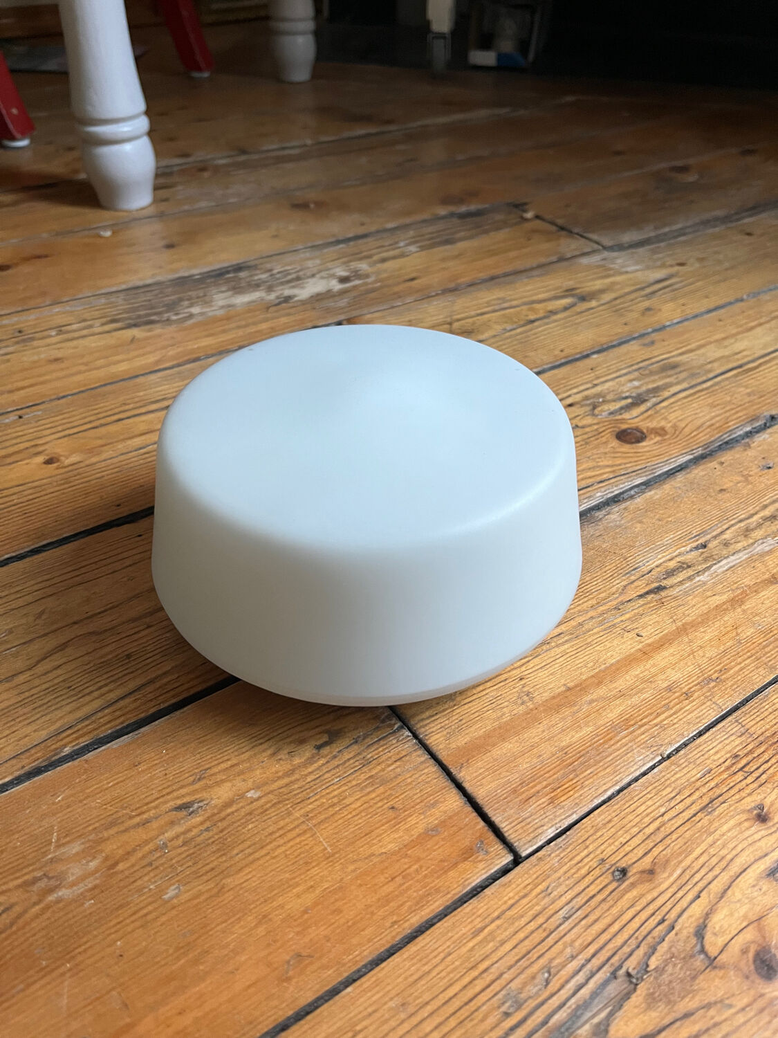 Small minimalist round white opaline wall light RZB Bamberg