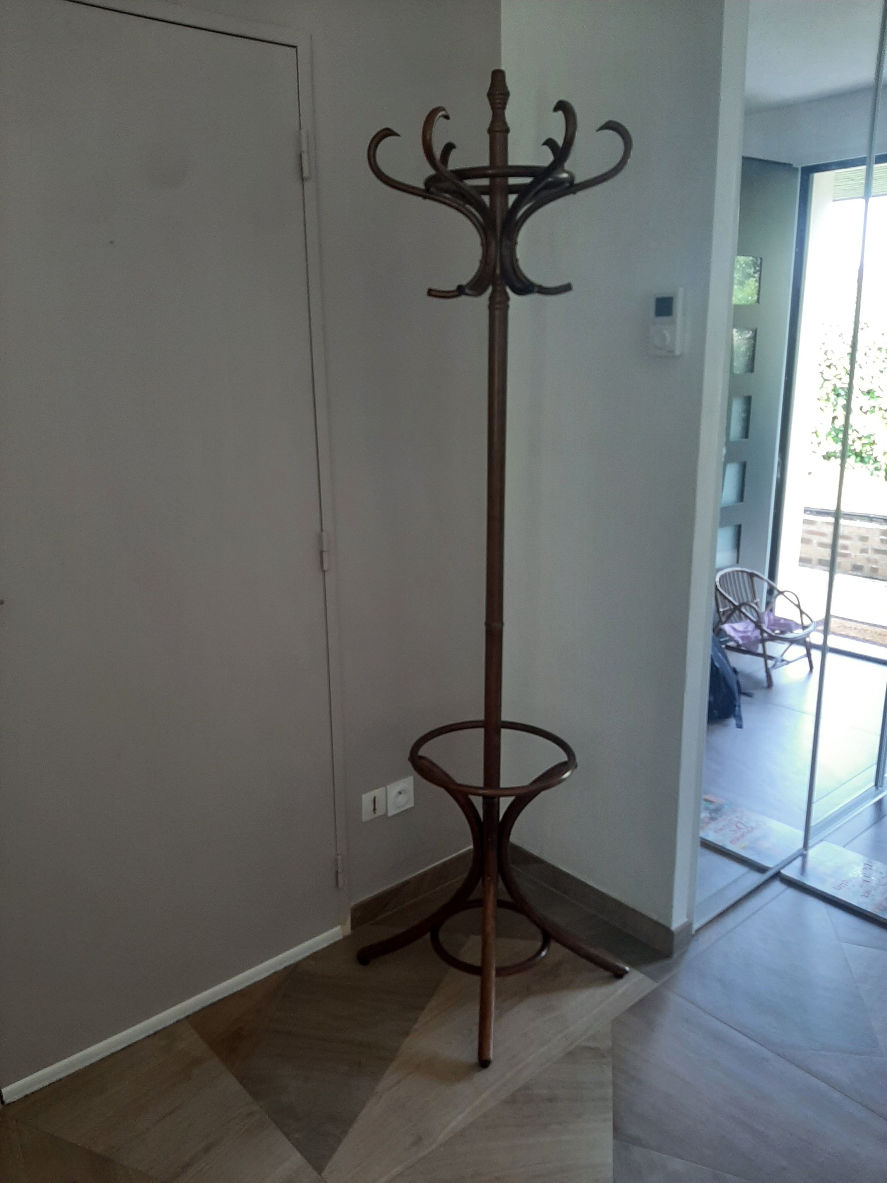 Wooden parrot coat rack - old style curved wood - 12 bells