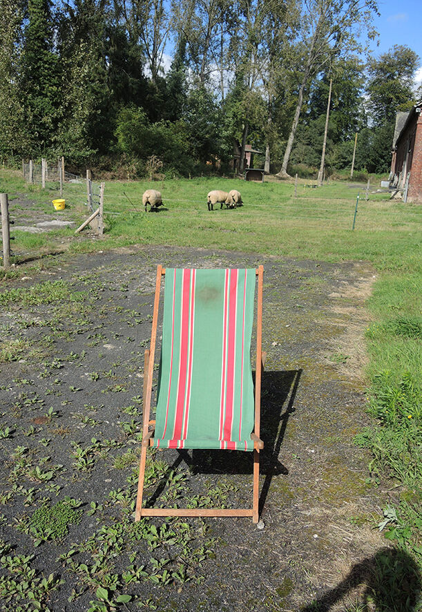 2 old bayadère green & red deckchairs