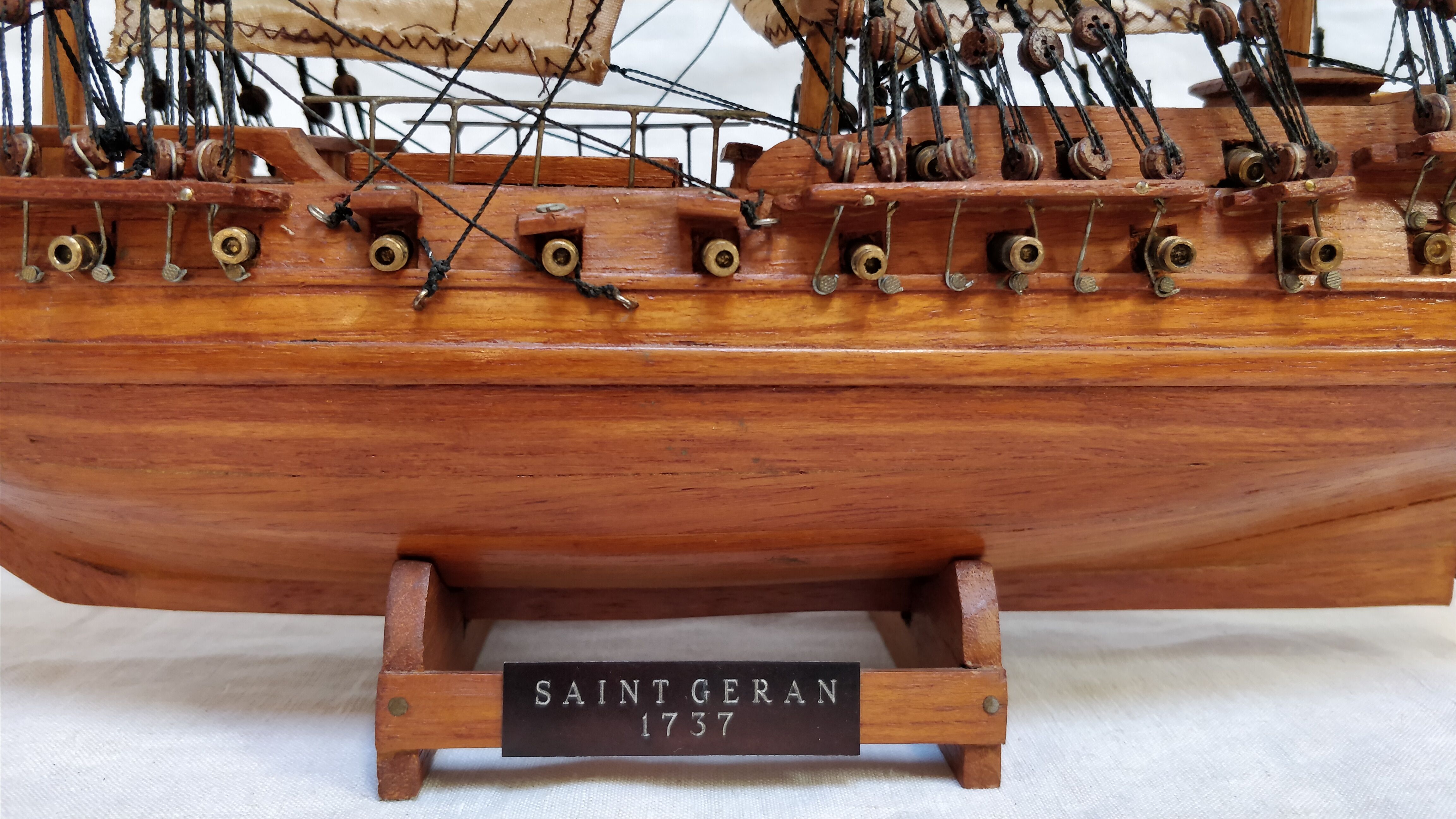Boat model Le Saint Geran in wood and fabric