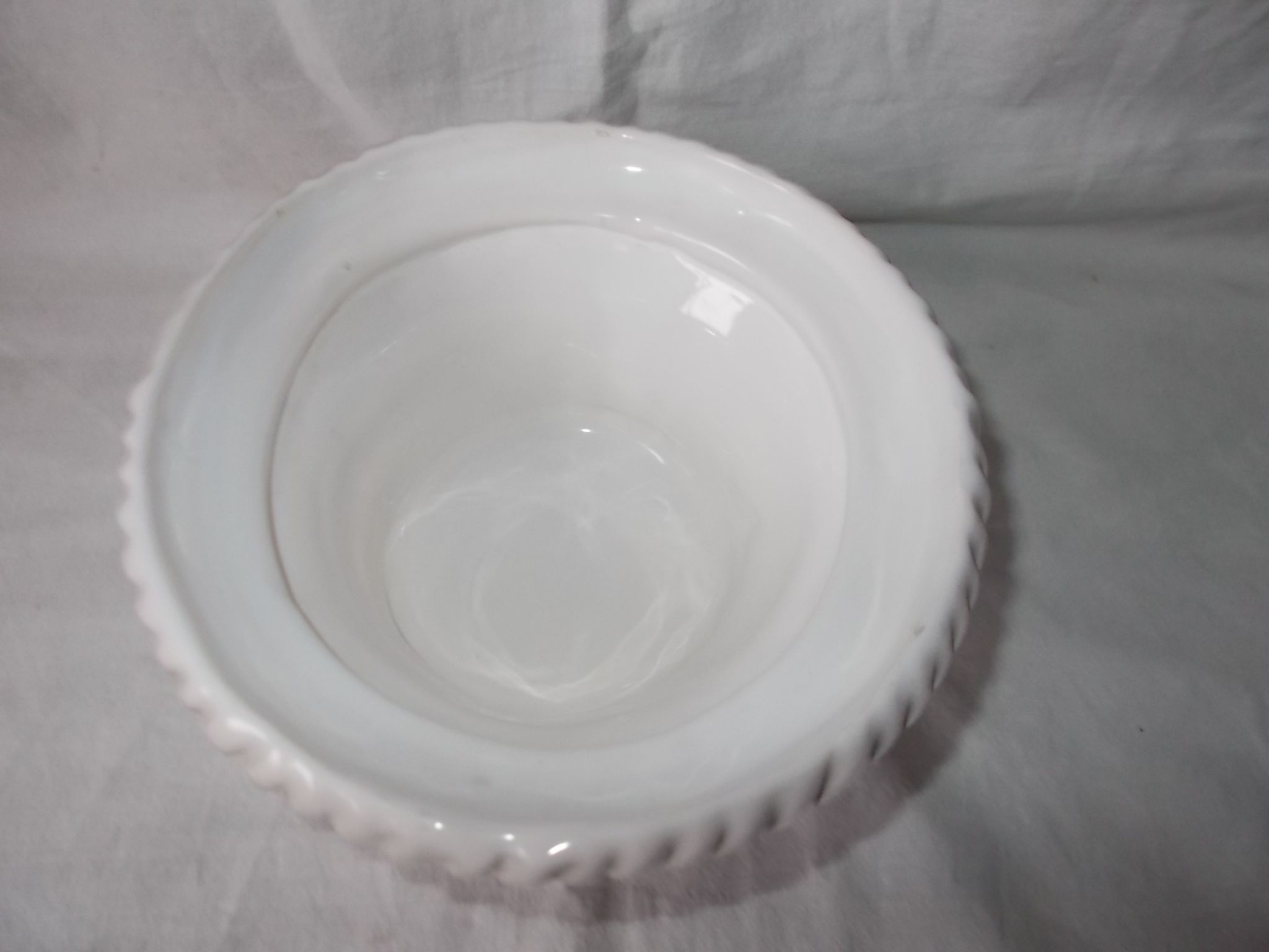 Corbeille faience blanche