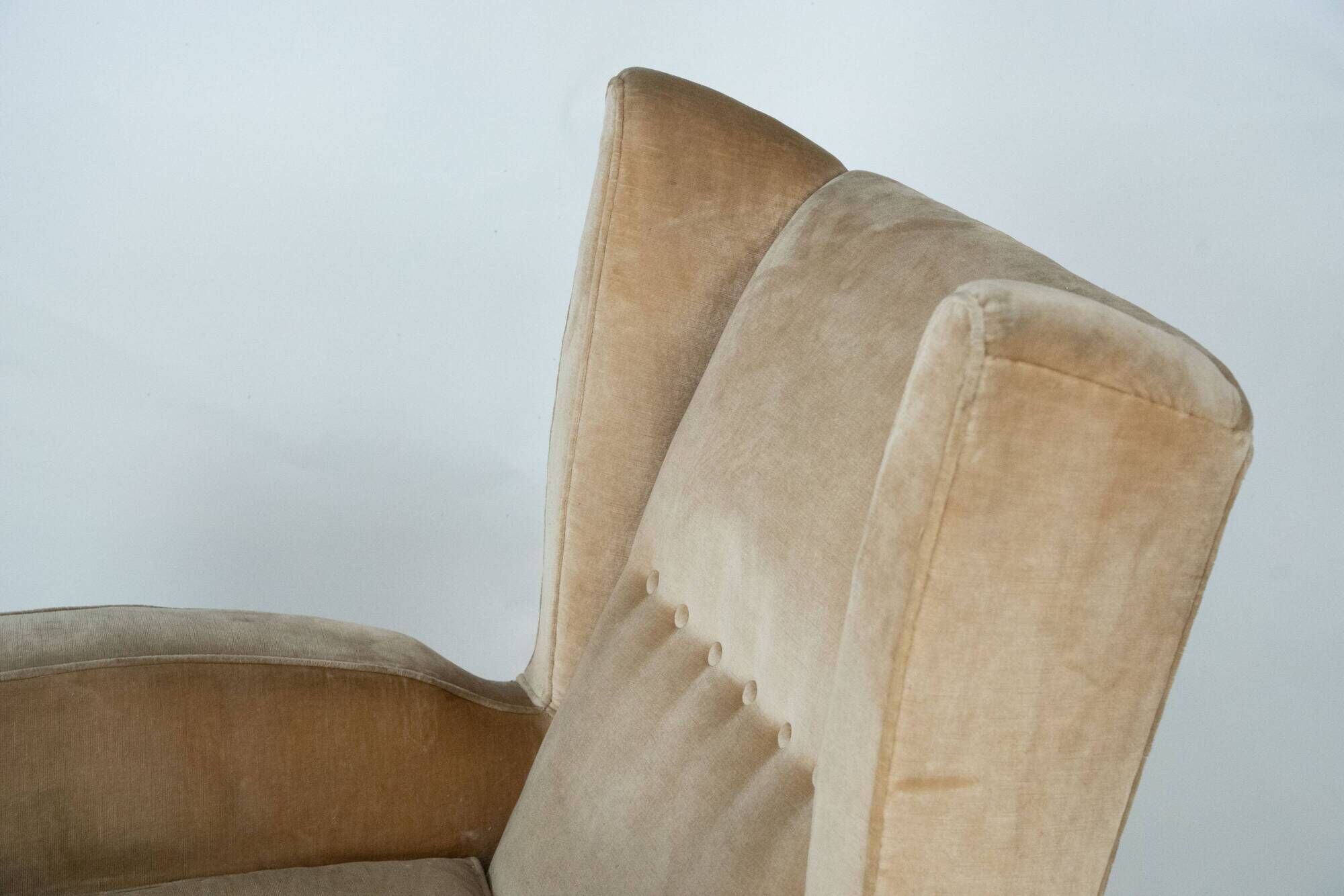 Mid-Century attributed Melchiorre Bega single Armchair in velvet. Italy 195